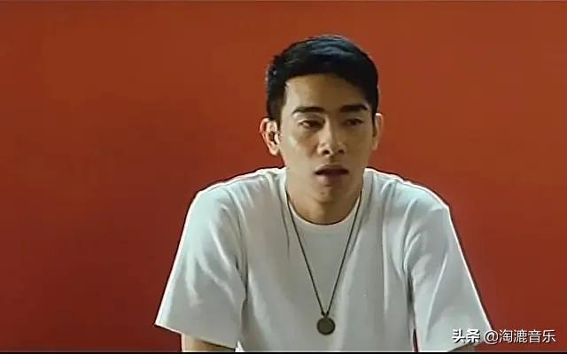 小混混歌手,组过乐队的rapper