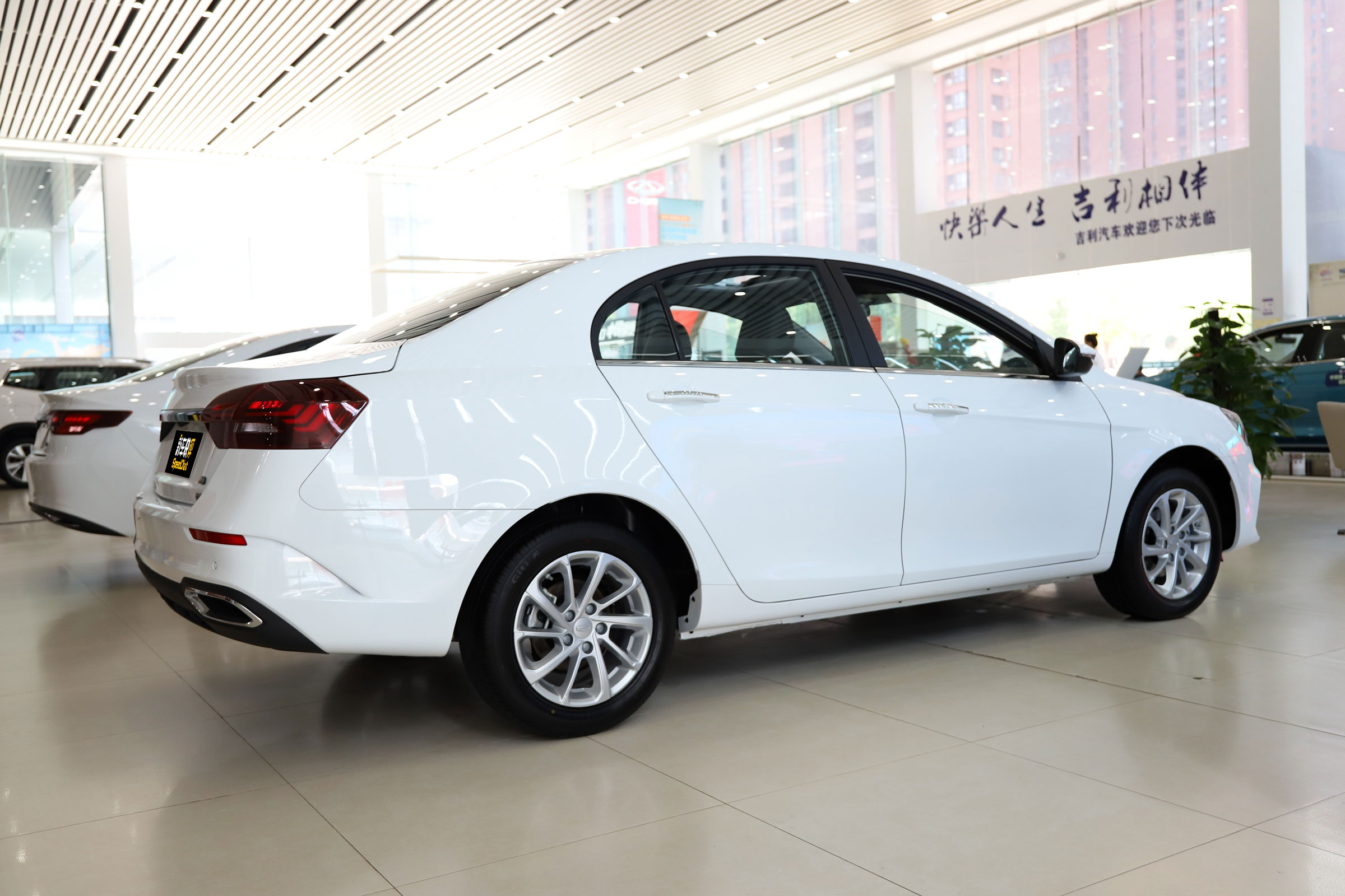 吉利帝豪UP豪华型,吉利帝豪2021款up向上版功能介绍