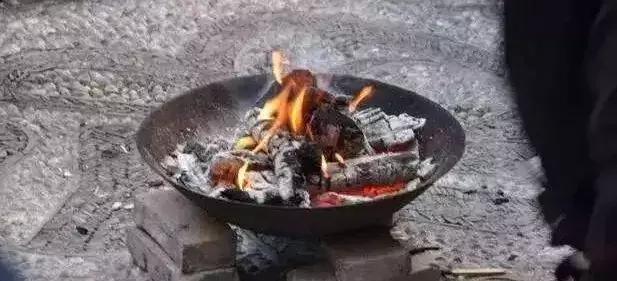 被油烫伤用什么方法最快好不留疤,电焊烫伤用什么方法最快好不留疤