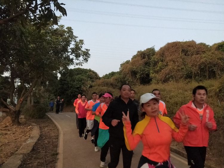 魅力深马,微马同行!六约微马助力深圳国际马拉松