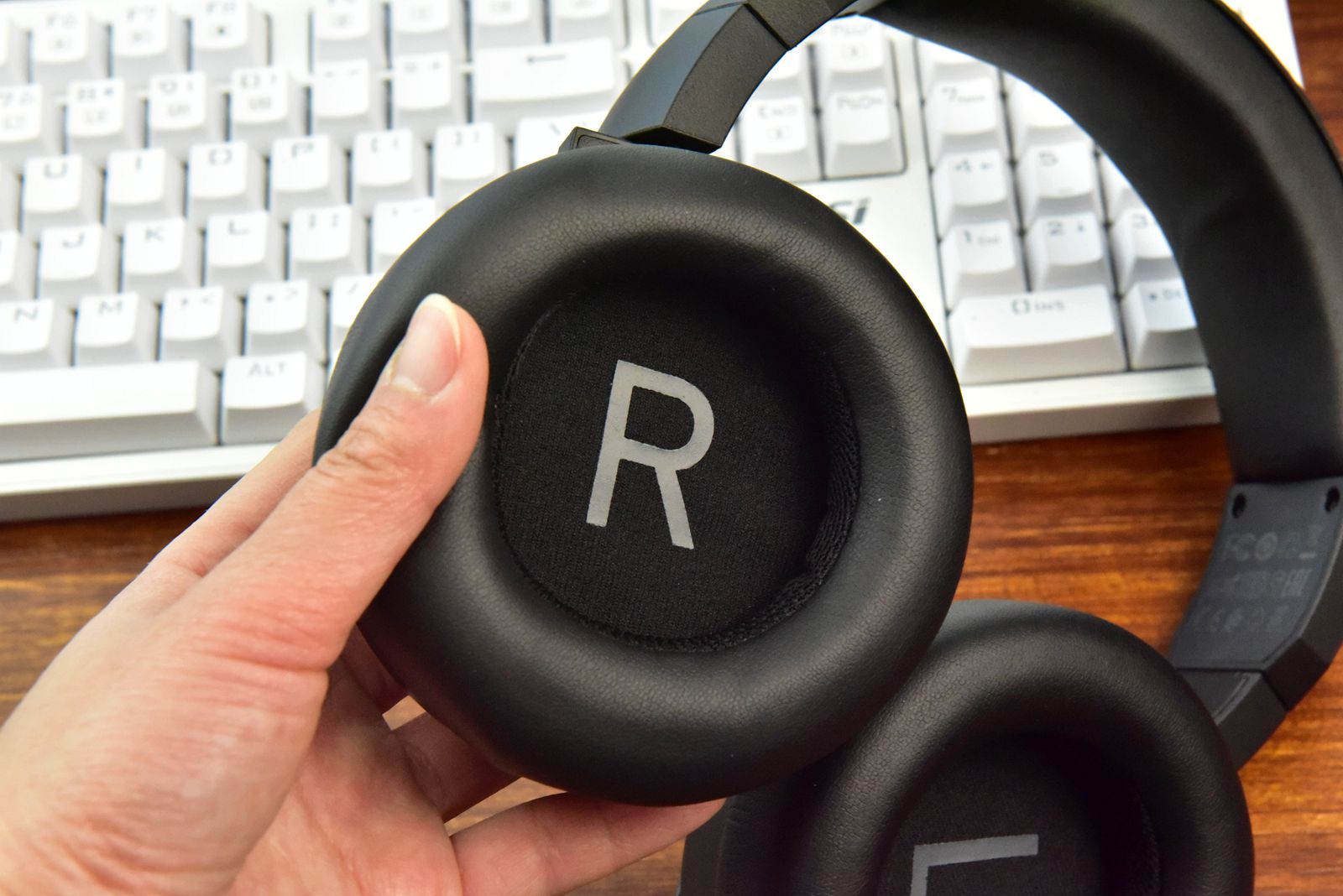 很久不见的安桥现身了,作微星耳机的配角发力电竞