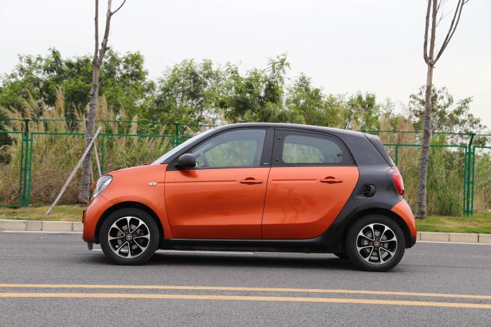 smart四门选哪个版本,smartforfour灵动版跟激情版区别