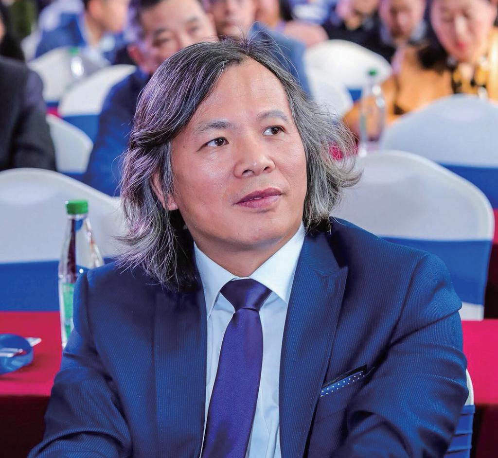 温州富二代,不继承家业独自创业,买巴西森林,留长发,为啥?