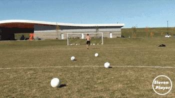 足球一对一突破动作,足球单脚带球训练视频