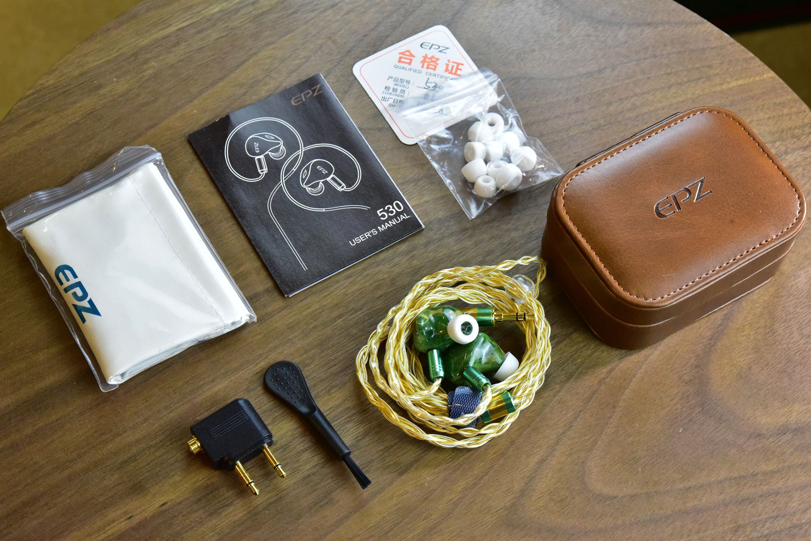 见识见识国产耳机诚意，5动铁声扬顶着堆料骂名平衡行业旗舰高价