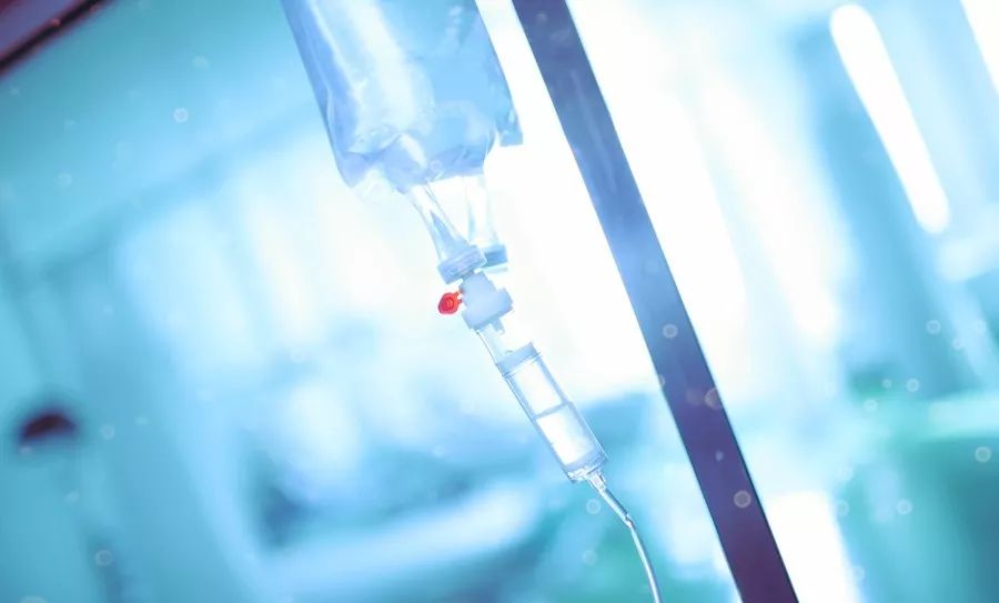 4岁女孩高烧后低烧,儿童输液后一直低烧