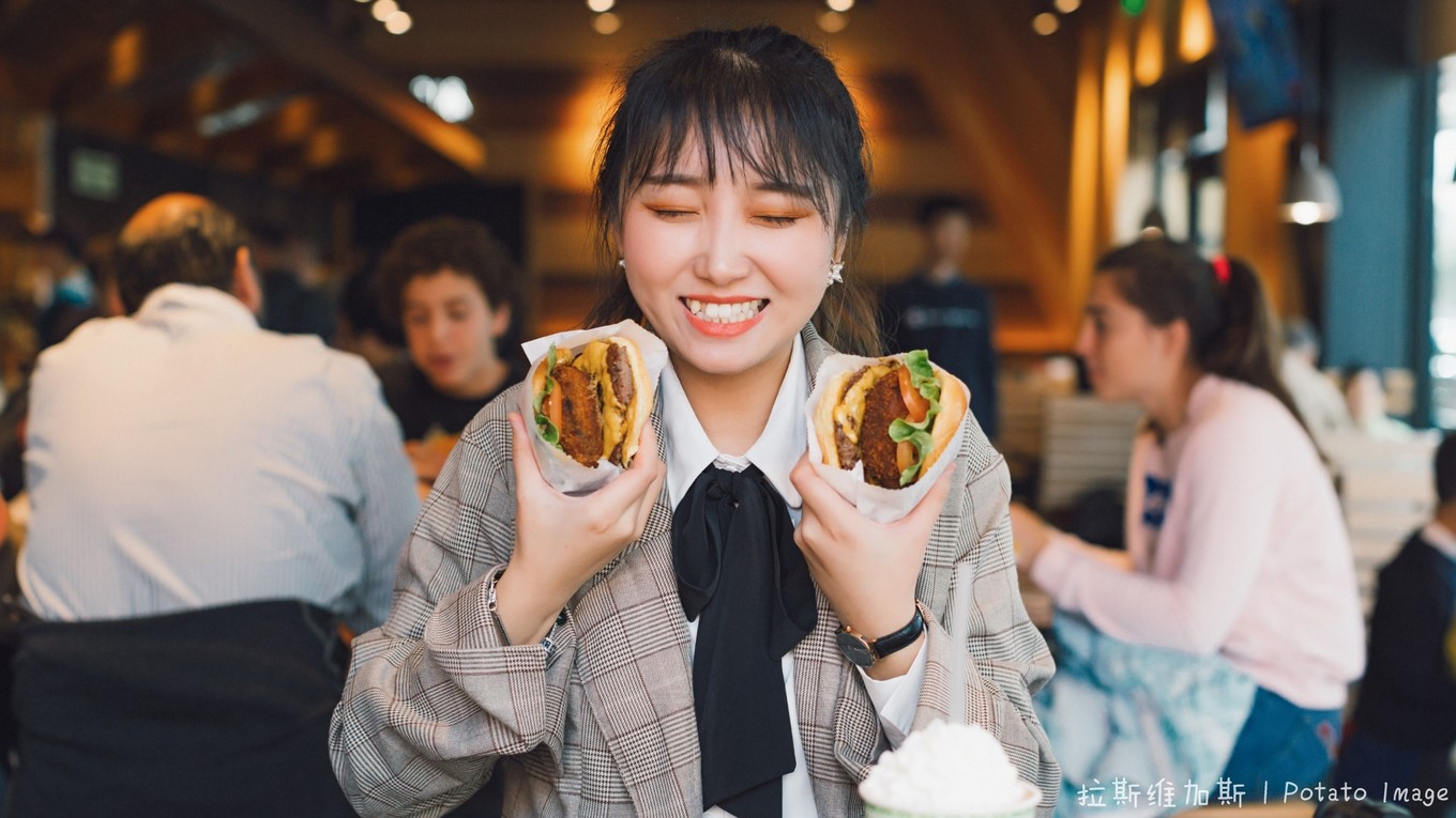 美国洛杉矶奥特莱斯购物必买,美国奥特莱斯购物买什么便宜