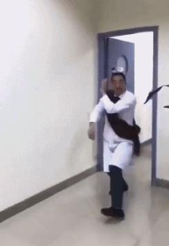 搞笑视频专治不开心,搞笑动图gif女司机