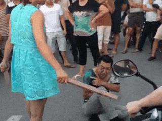 搞笑gif趣图妹子你别闹了,搞笑gif趣图妹子你这笑容太魔性了