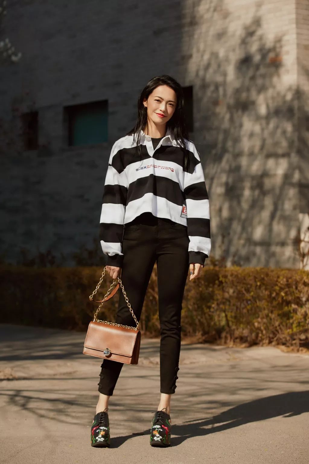 苏明玉开奔驰住楼王房，选包真有点……