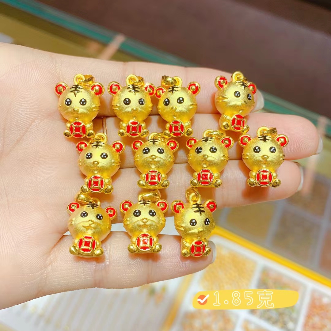 买黄金吊坠买贵了,3000块钱能买几克黄金吊坠