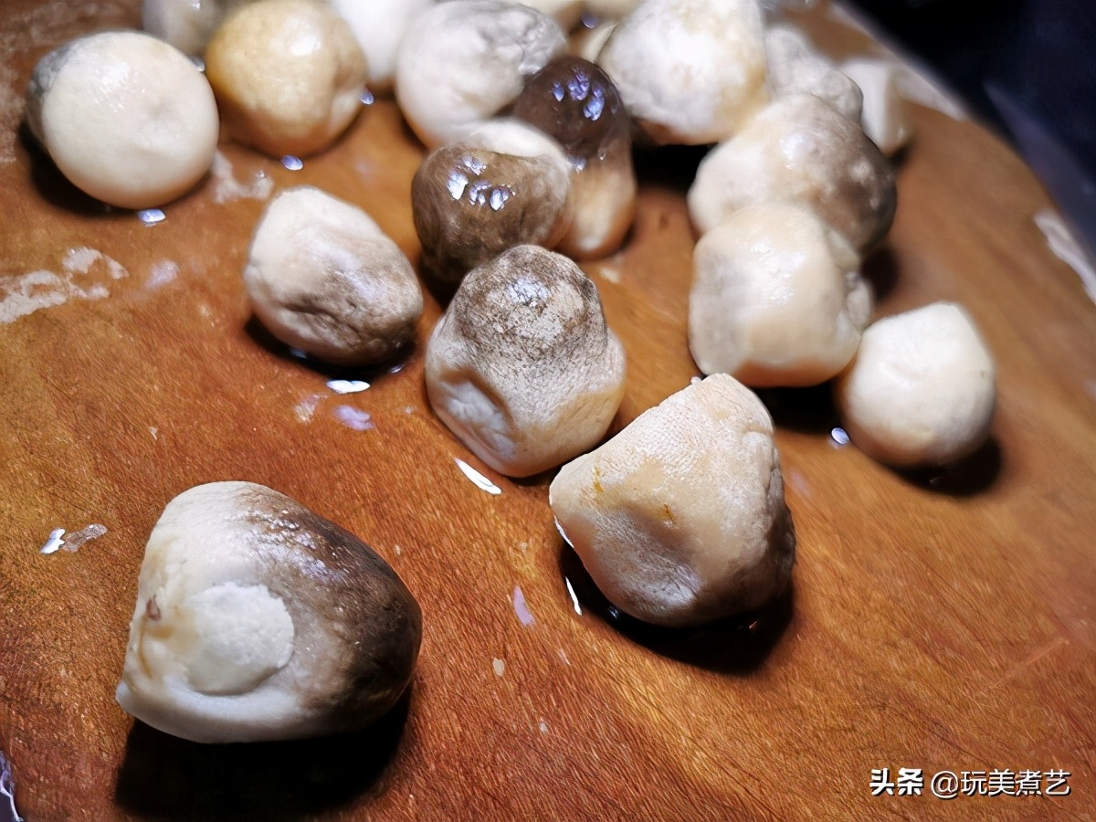 买回来的草菇怎样处理,买的草菇