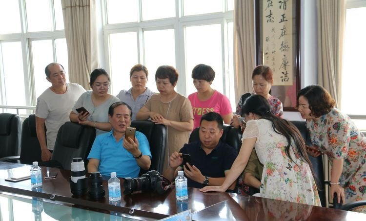 临颍：摄影家大咖走进三高，现场传授摄影秘籍