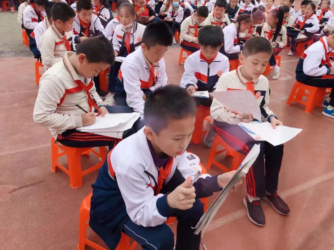 “萌娃钟表秀”、“快乐七巧板”……快跟着翔安这所学校的孩子们“玩转数学”~