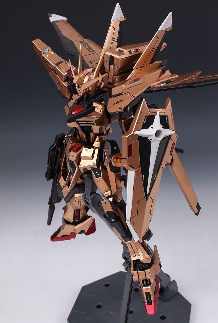 佳作：瘦脸神技，黄金拂晓高达改造