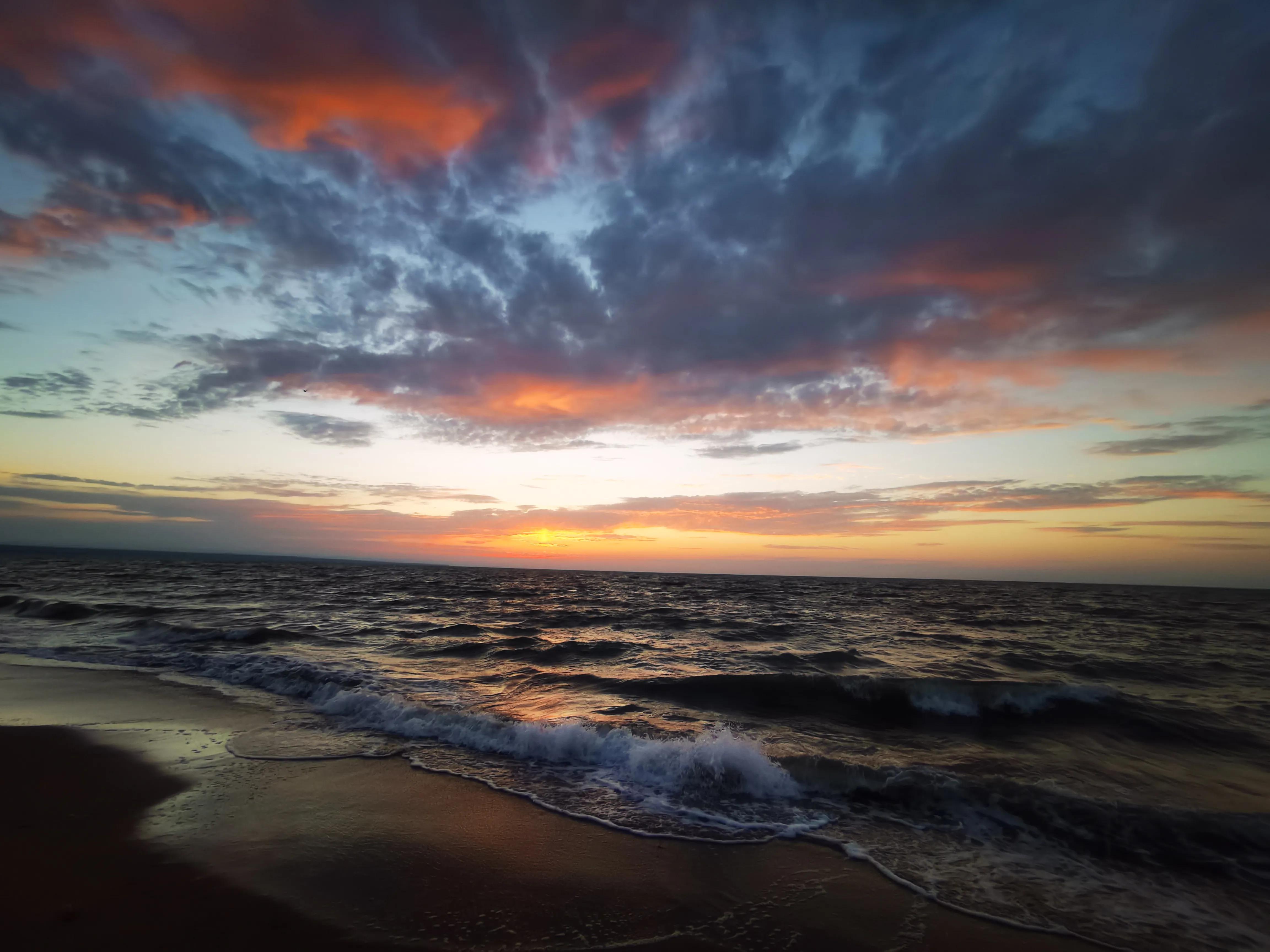自驾青海沙漠旅游路线攻略,青海七彩丹霞自驾游攻略