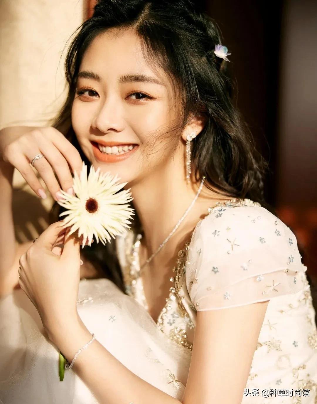 6-8岁女孩脸小剪短发什么头型好看,剪短发显脸小减龄发型