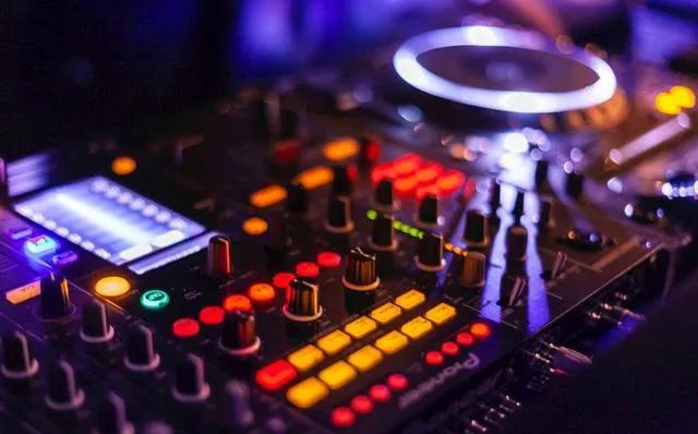 比较嗨的dj舞曲有哪些,节奏感最强最震撼的dj嗨曲中文