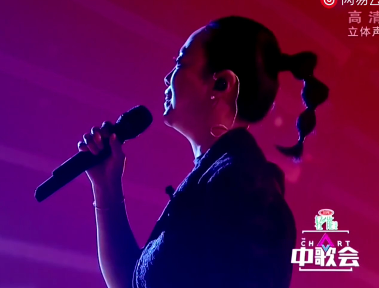 唱歌很破音的那个女明星,她因综艺节目走红