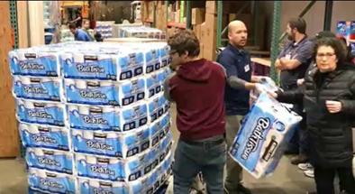 双11唯品会和天猫哪个便宜,双11被外媒热议美国超市没货卖