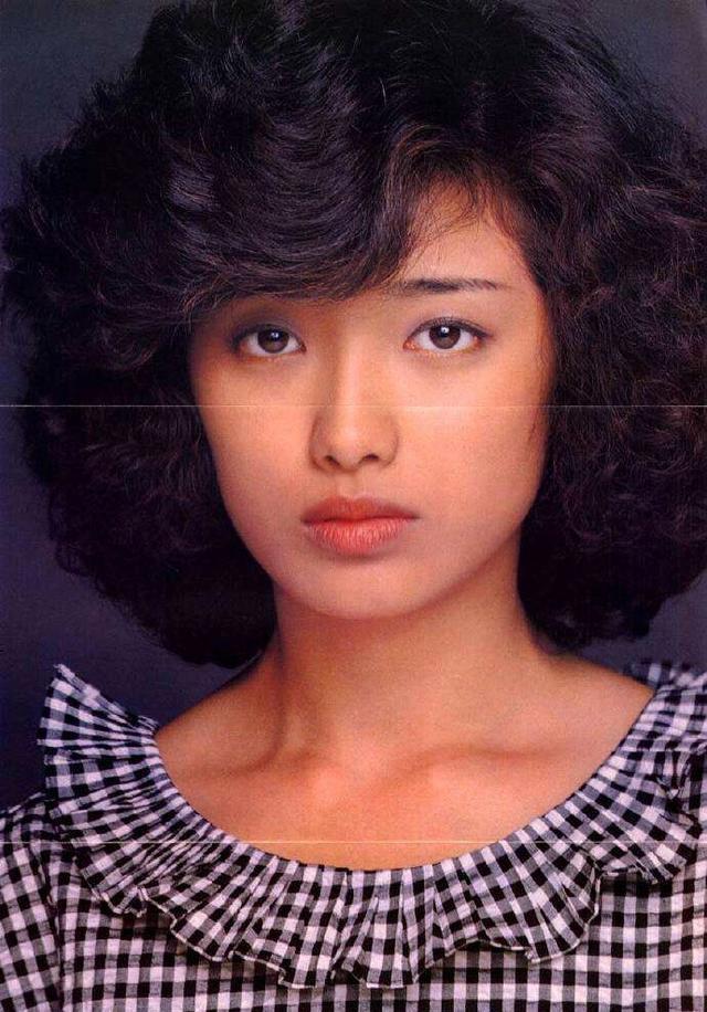 山口百惠和她的两个儿子,山口百惠21岁1980年隐退纪录