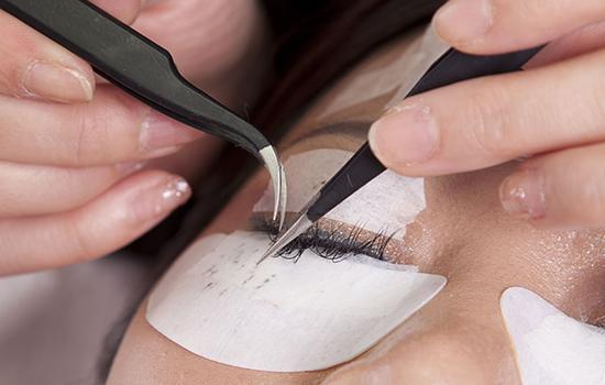 嫁接睫毛的清洁步骤,嫁接睫毛的方法与技巧