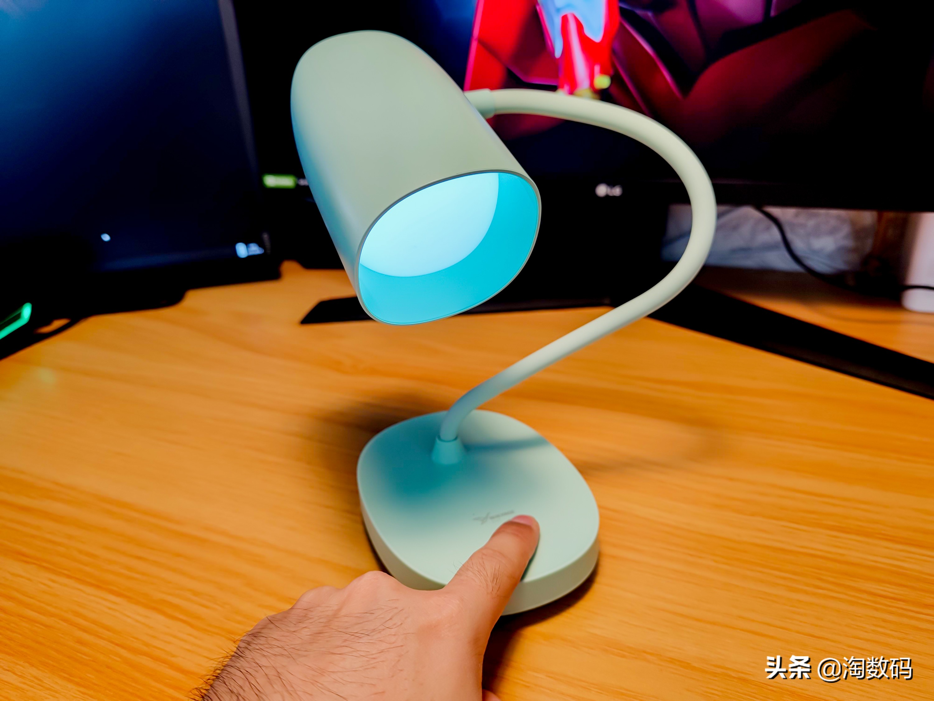 消费降级：3色温无极调光，￥14块9充电式LED学习小台灯晒单简评