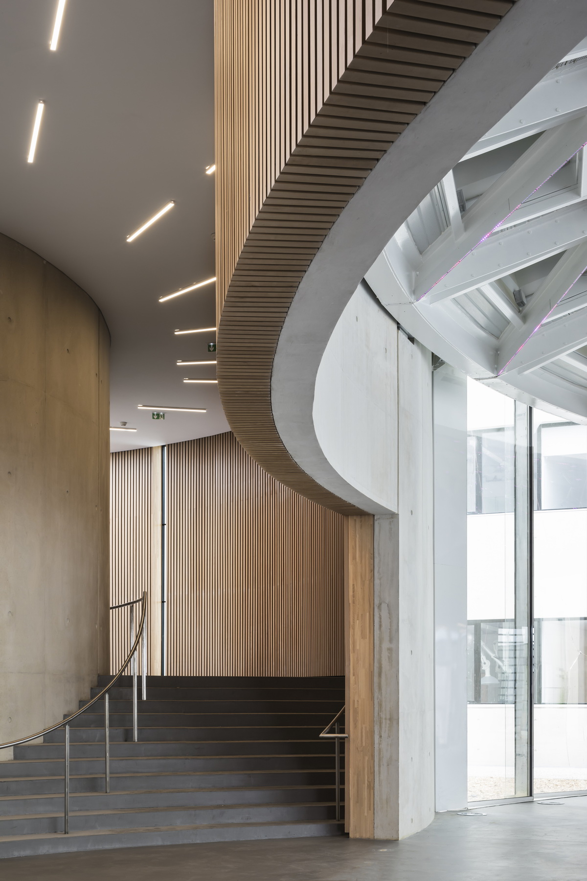 轻盈透明,曲直线的共舞:液化空气集团总部