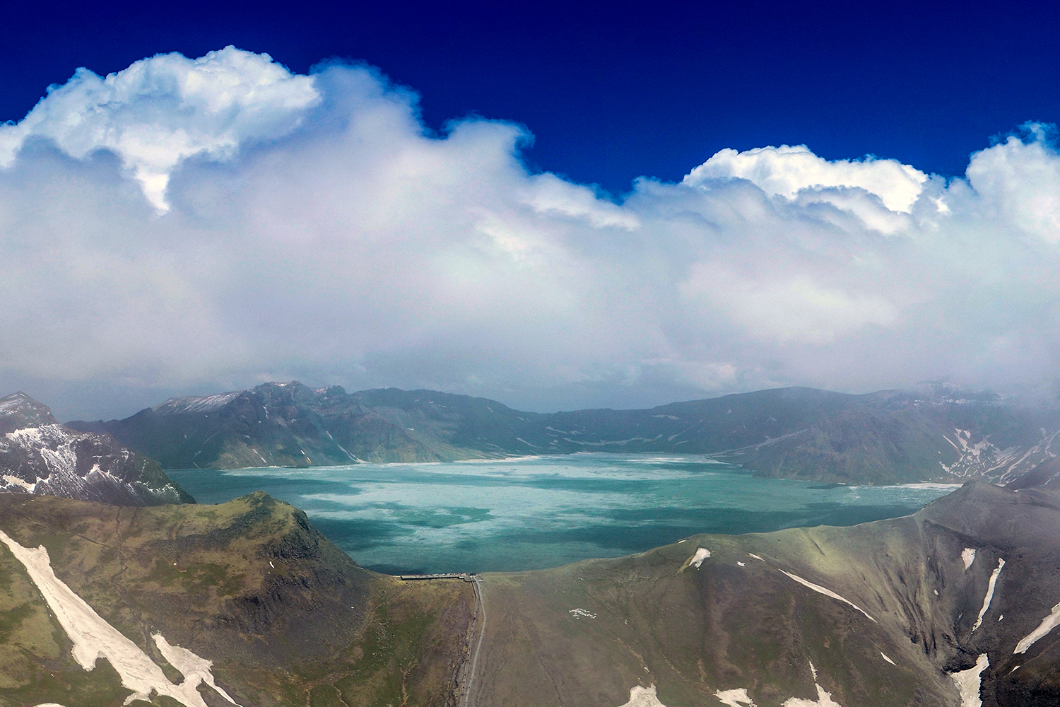 航拍长白山天池视频,长白山天池航拍全景视频