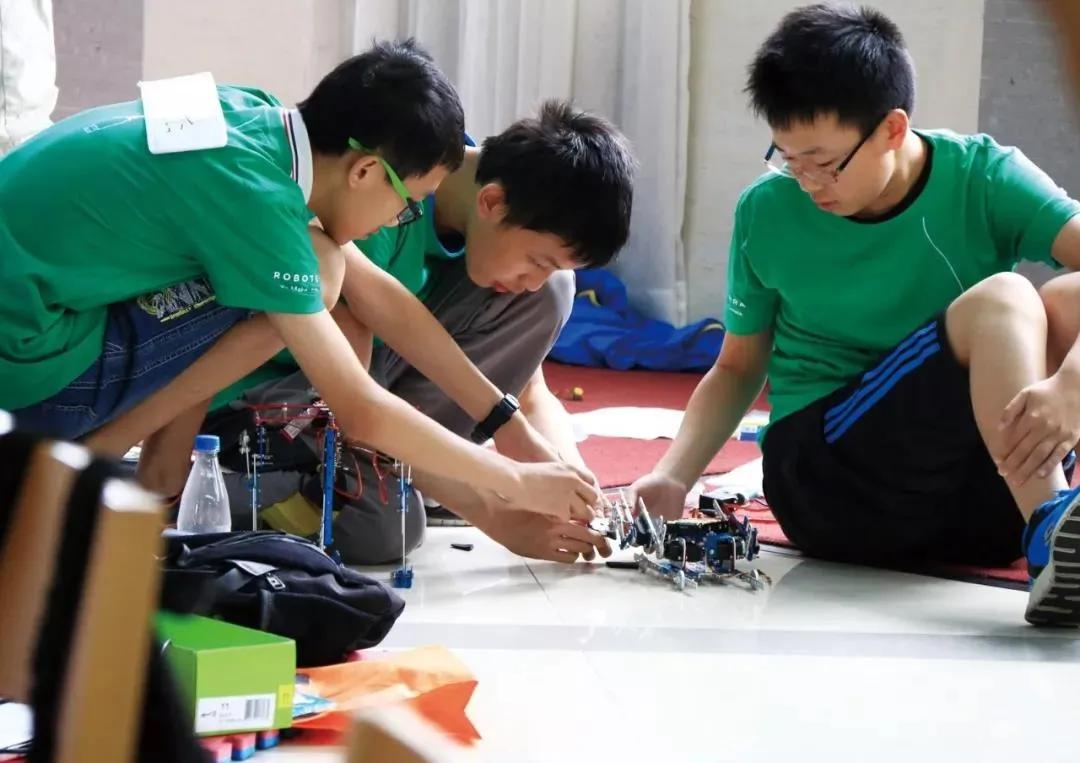 学好编程语数外都不愁,语数英编程现在哪个重要点