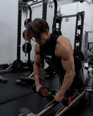 5个动作练出大长腿,5个简单的动作让自己10天练出肌肉