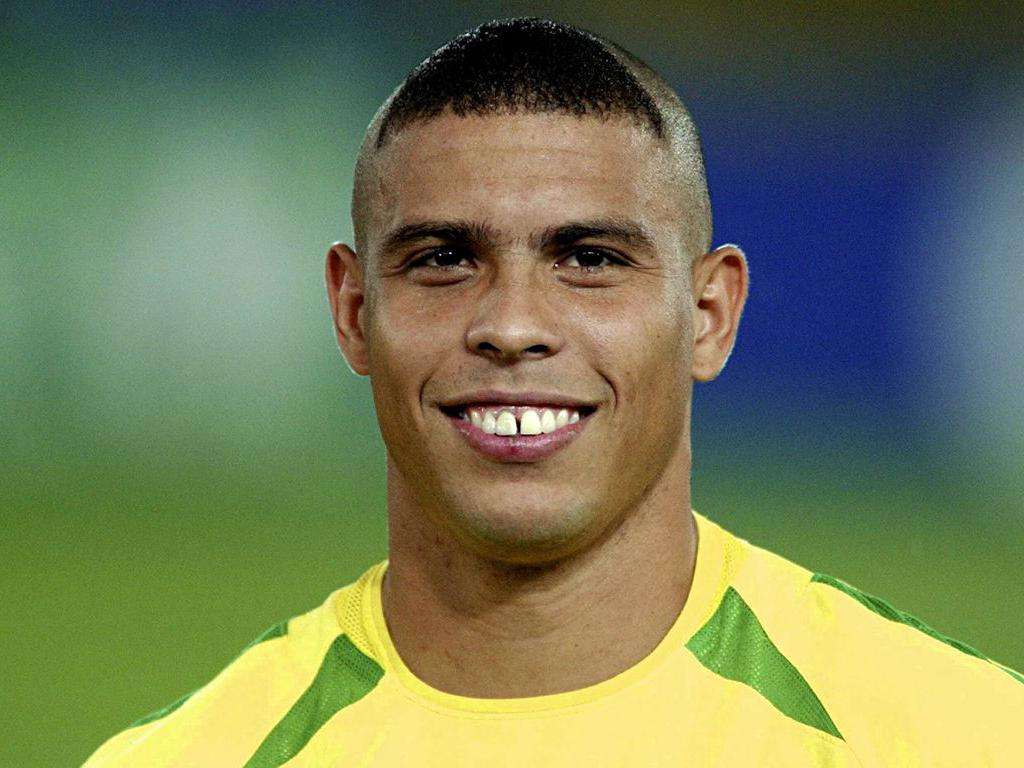 足球比赛想上厕所怎么办,足球比赛中球员要上厕所怎么办