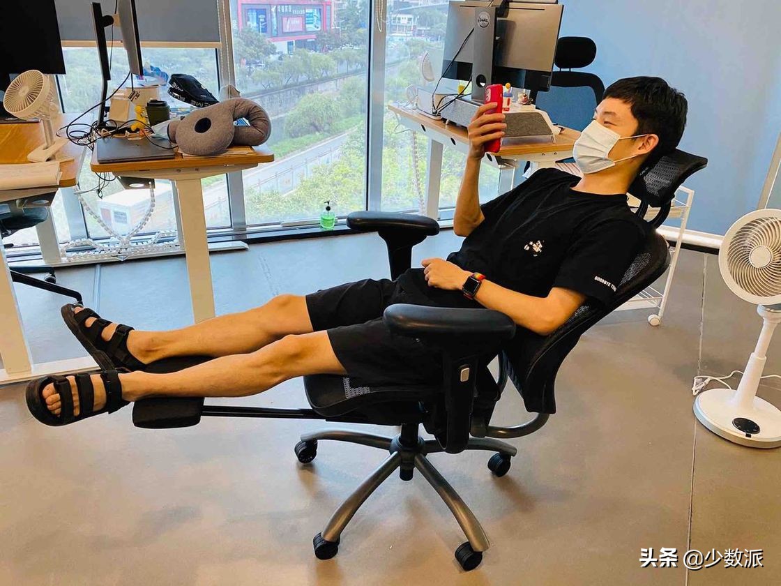 最便宜好用的人体工学椅,1000元人体工学椅