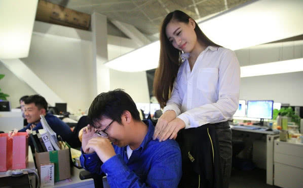 程序员只关显示器不关电脑怎么办,程序员离开后电脑关不关