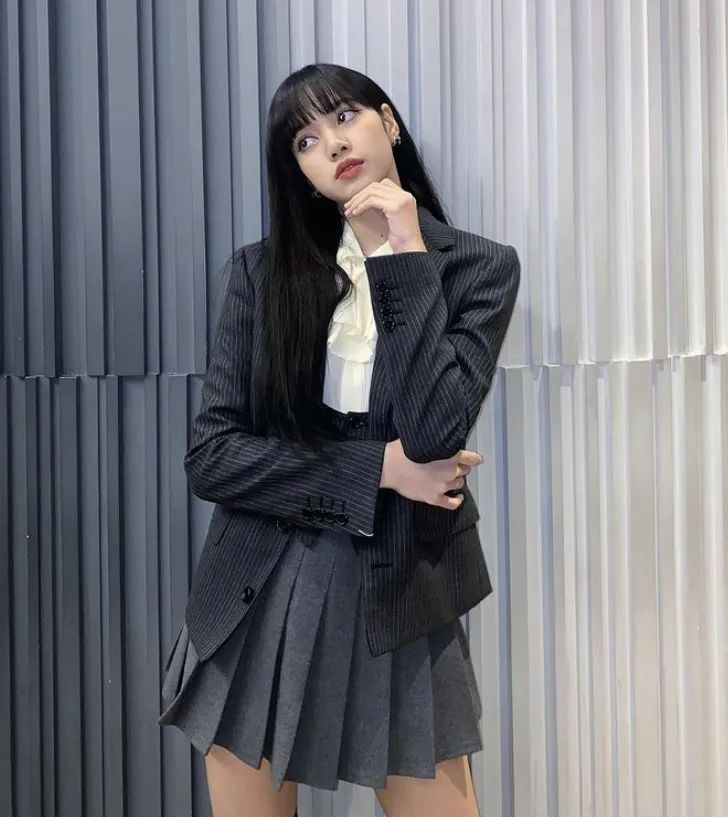 jennie甜酷风穿搭,jennie新造型lisa同款穿搭