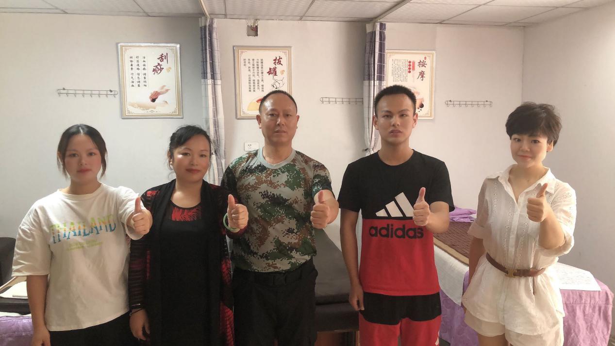 一人创业,全家支持——盲人小伙儿陈明敏的创业故事