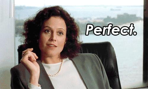 今年流行的纸袋裤怎么穿,新款流行好看显瘦百搭裤