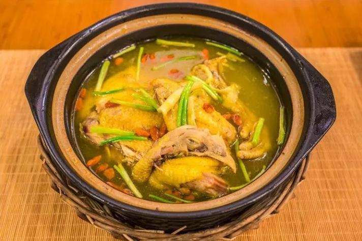 莫干山幽静住宿,莫干山恒温泳池度假酒店