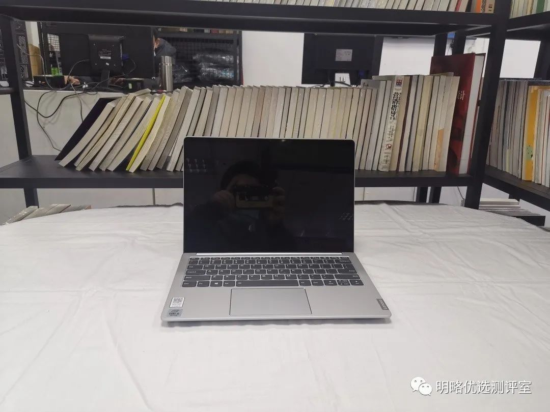 英特尔锐龙笔记本区别对比,轻薄本选英特尔还是锐龙