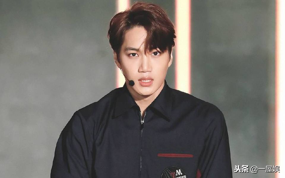 exo朴灿烈自我介绍,exo金钟仁和朴灿烈秀恩爱在演唱会