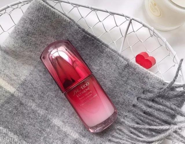 美妆博主倾心推荐的夏季精华,真的有那么好吗?热门网红精华测评