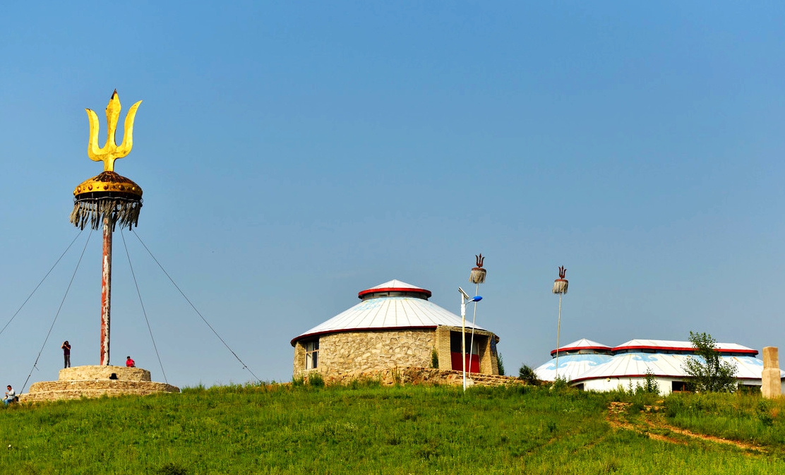 一辆车,从东乌旗沿中蒙边境公路到阿尔山,漫长边关寻迹历史遗存