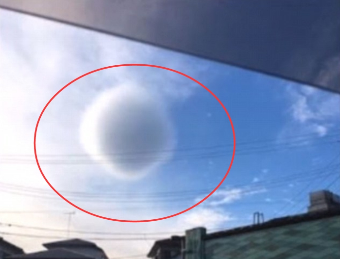 日本天空不明飞行物真实视频,著名的不明飞行物事件专家解释