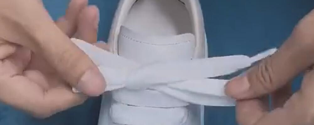 麦昆鞋的鞋带怎么系教程,麦昆小白鞋系鞋带方法简单又好看