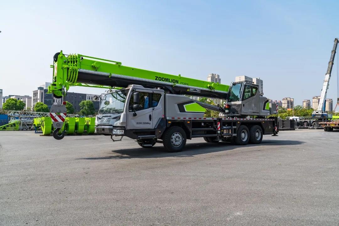 中联重科吊机25吨多少钱一台,中联重科35吨起重机最新款