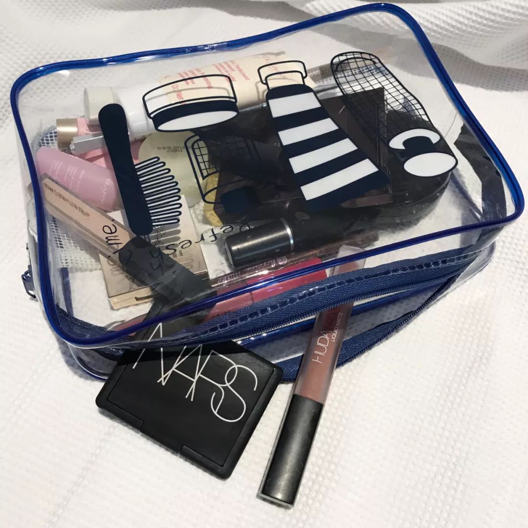 编辑部化妆包大公开，新年出行这样带就够了！