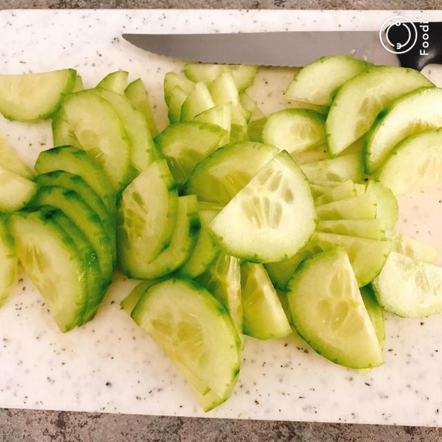 煎鸡胸肉怎么做都发柴?切肉是关键,教你一招怎么烹饪都肉质嫩