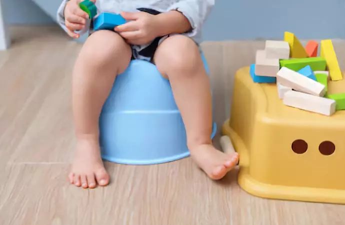 让宝宝离开尿不湿学会自己尿尿,怎么让宝宝戒掉尿不湿拉粑粑