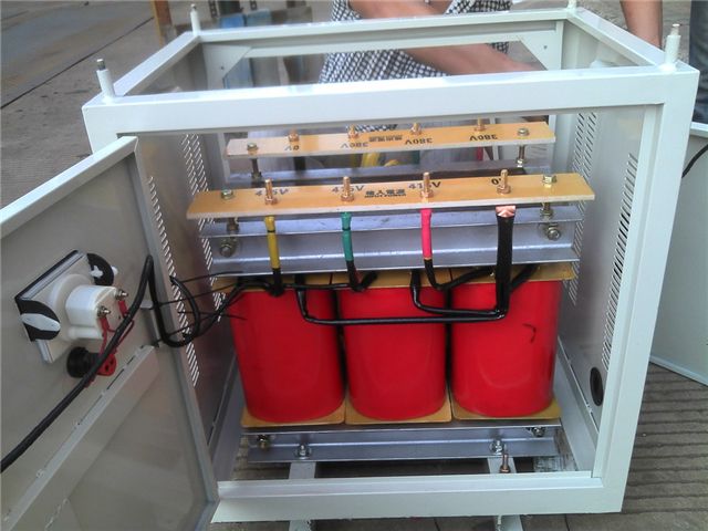 220v变压器零线带电是怎么回事,变压器输出220v变为110v