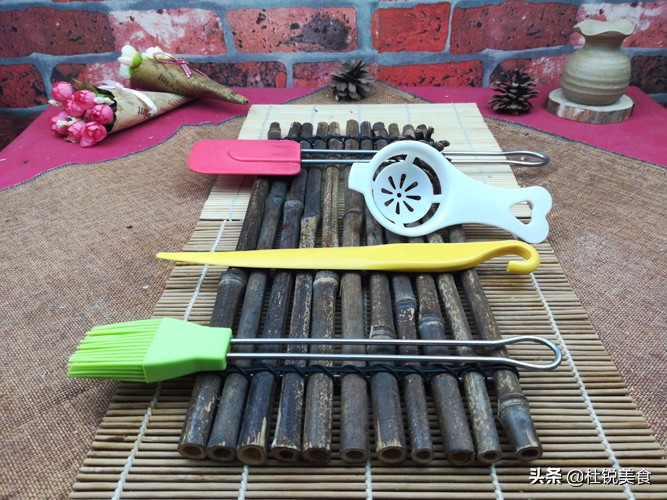 想学烘焙蛋糕类应该从什么开始学,烘焙模具知识